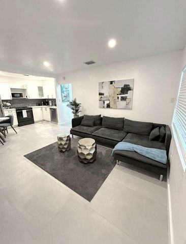 1211 NE 15TH Avenue 2, Fort Lauderdale, FL 33304