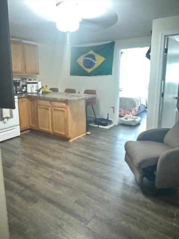 71 Mystic St 11, Methuen, MA 01844