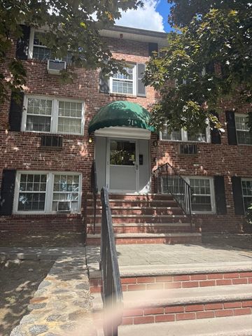 71 Mystic St 11, Methuen, MA 01844