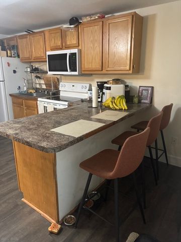 71 Mystic St 11, Methuen, MA 01844
