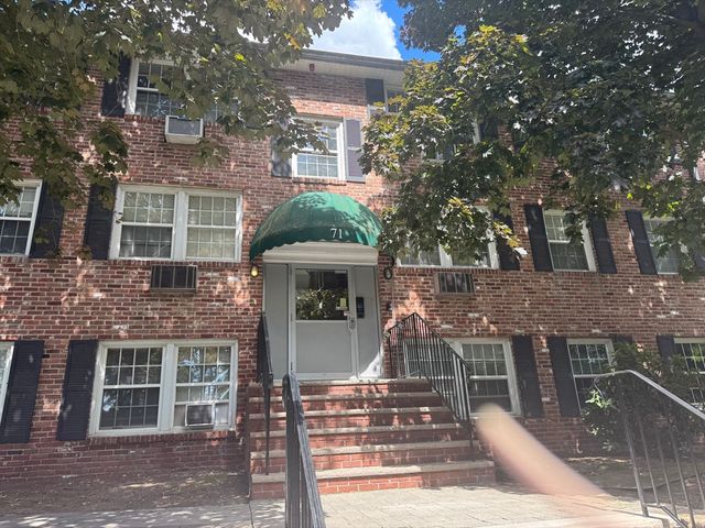 71 Mystic St 11, Methuen, MA 01844