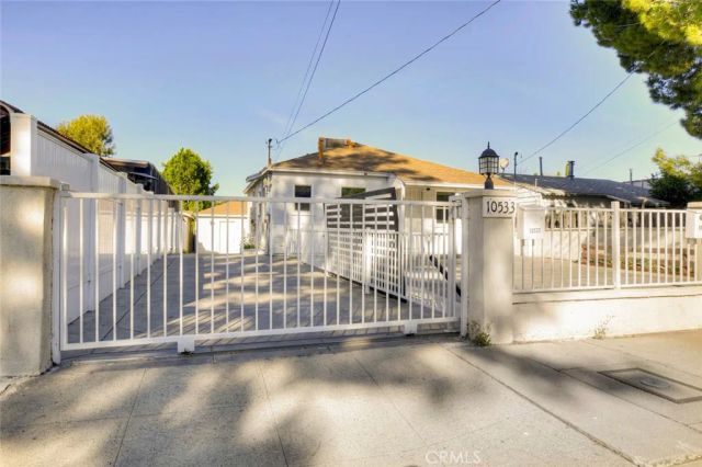 10535 Nassau, Sunland, CA 91040