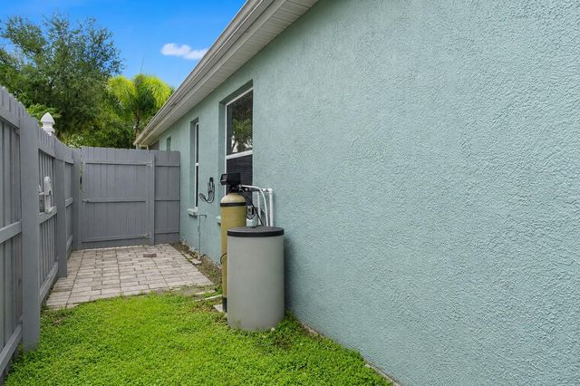 8620 PERSEA COURT, New Port Richey, FL 34655