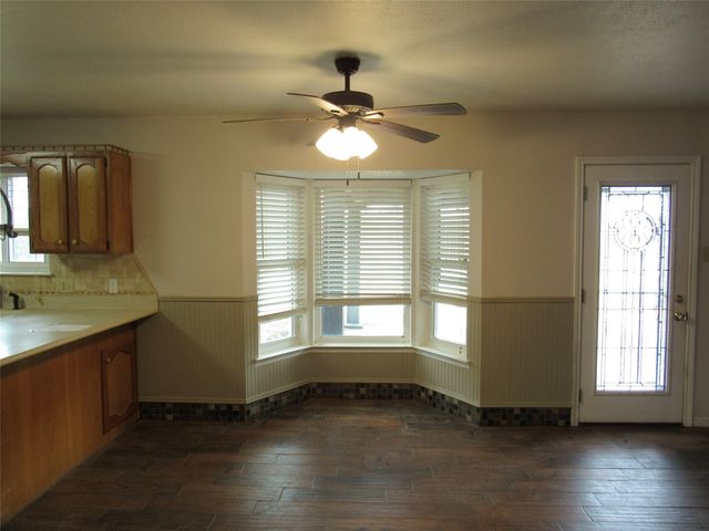 812 Regina Drive, Hewitt, TX 76643