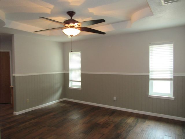 812 Regina Drive, Hewitt, TX 76643