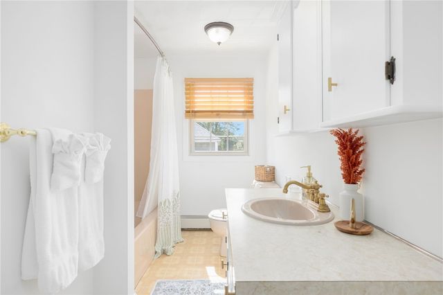 45 E Street, Bristol, RI 02809