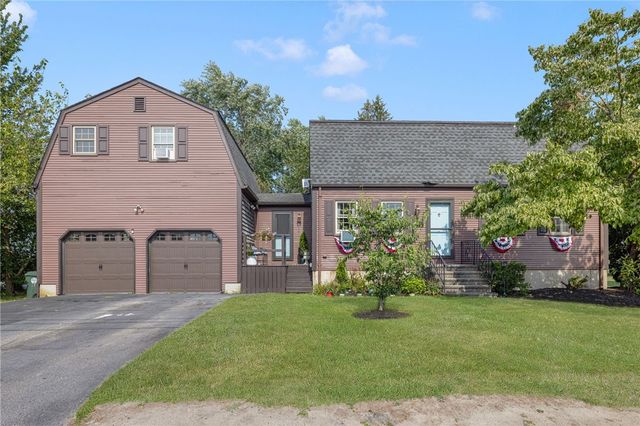 45 E Street, Bristol, RI 02809