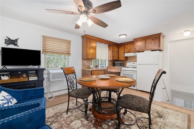 45 E Street, Bristol, RI 02809