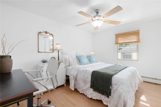 45 E Street, Bristol, RI 02809