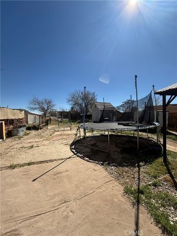 15763 Cottonwood, Victorville, CA 92395