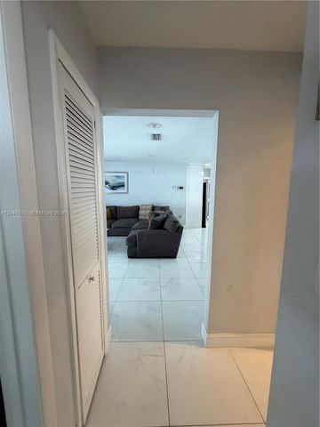 7525 Roosevelt St, Hollywood, FL 33024