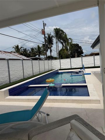 7525 Roosevelt St, Hollywood, FL 33024
