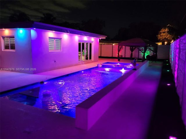 7525 Roosevelt St, Hollywood, FL 33024