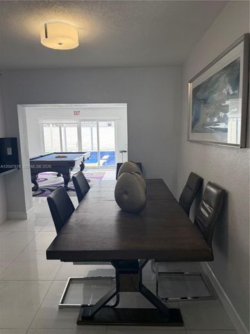 7525 Roosevelt St, Hollywood, FL 33024