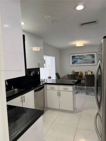 7525 Roosevelt St, Hollywood, FL 33024
