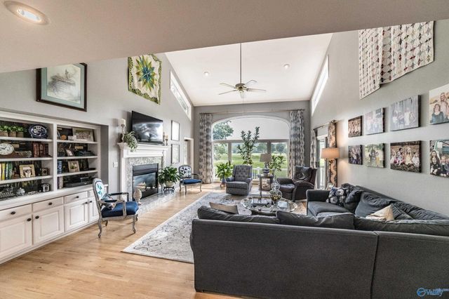 471 Plantation Pointe Road, Scottsboro, AL 35768