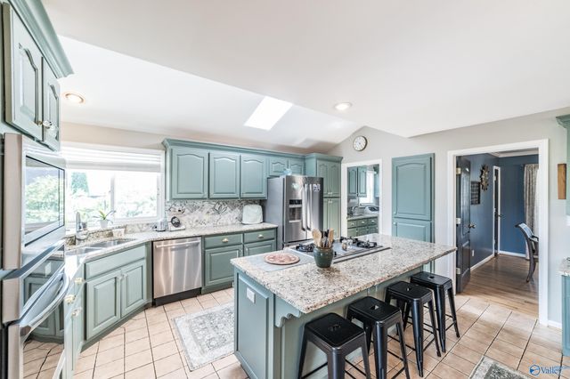 471 Plantation Pointe Road, Scottsboro, AL 35768