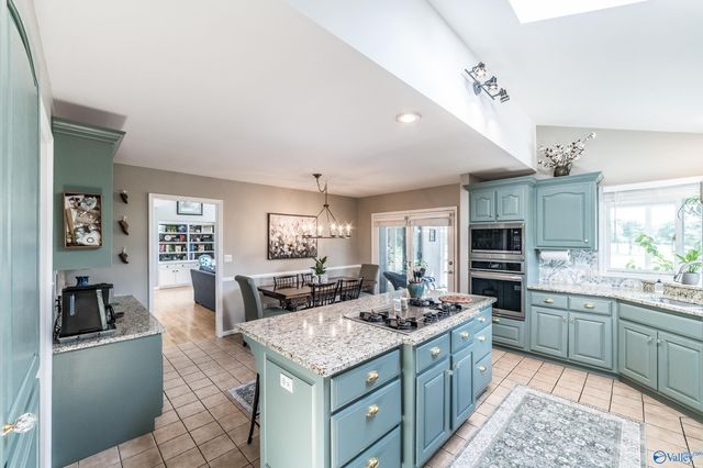 471 Plantation Pointe Road, Scottsboro, AL 35768