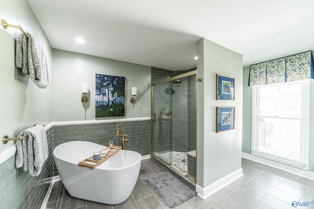 471 Plantation Pointe Road, Scottsboro, AL 35768