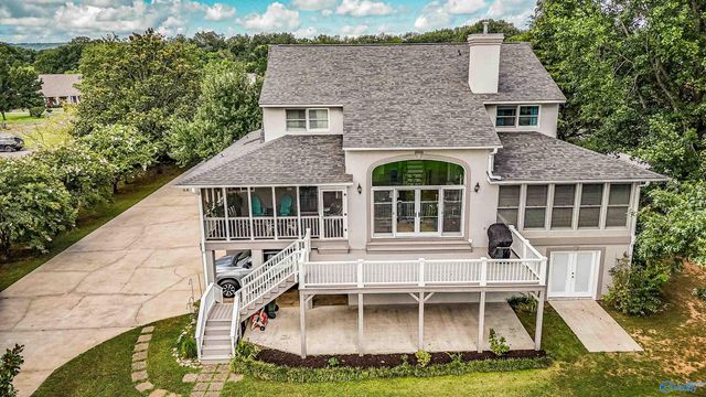 471 Plantation Pointe Road, Scottsboro, AL 35768