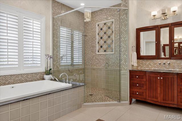 9998 Litzsinger Road, Ladue, MO 63124