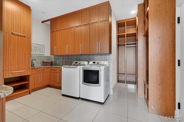 9998 Litzsinger Road, Ladue, MO 63124