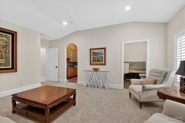 9998 Litzsinger Road, Ladue, MO 63124