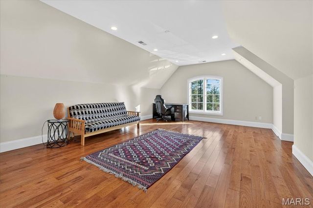 9998 Litzsinger Road, Ladue, MO 63124