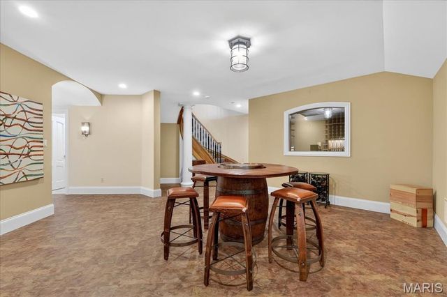 9998 Litzsinger Road, Ladue, MO 63124