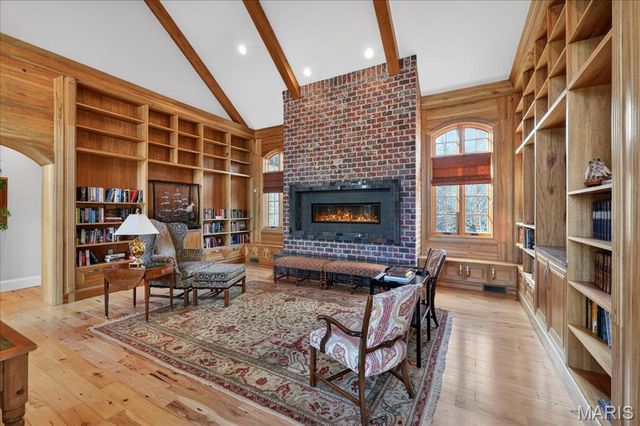 9998 Litzsinger Road, Ladue, MO 63124