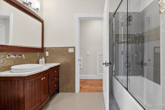 9998 Litzsinger Road, Ladue, MO 63124