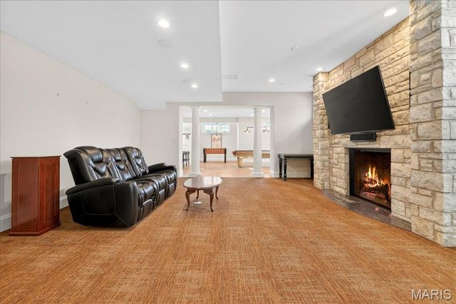 9998 Litzsinger Road, Ladue, MO 63124