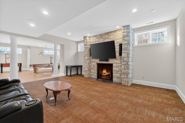 9998 Litzsinger Road, Ladue, MO 63124
