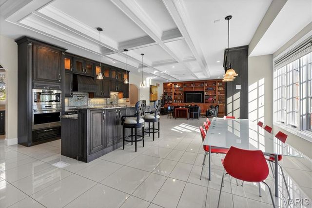 9998 Litzsinger Road, Ladue, MO 63124