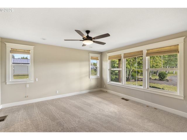 2043 Ne CHEHALEM Dr, Newberg, OR 97132