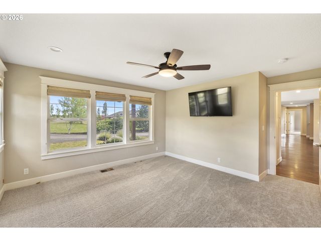 2043 Ne CHEHALEM Dr, Newberg, OR 97132
