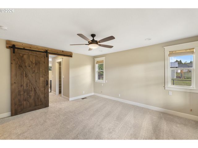 2043 Ne CHEHALEM Dr, Newberg, OR 97132
