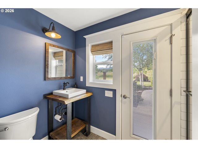 2043 Ne CHEHALEM Dr, Newberg, OR 97132