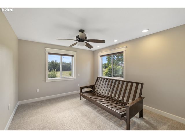 2043 Ne CHEHALEM Dr, Newberg, OR 97132