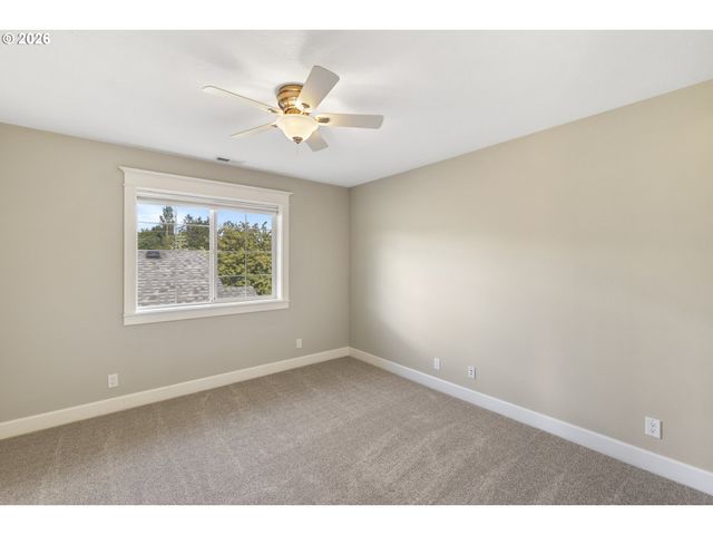 2043 Ne CHEHALEM Dr, Newberg, OR 97132
