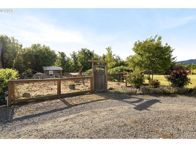 2043 Ne CHEHALEM Dr, Newberg, OR 97132
