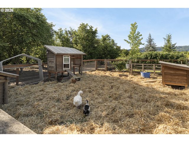 2043 Ne CHEHALEM Dr, Newberg, OR 97132