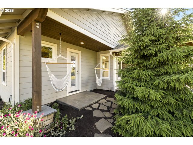 2043 Ne CHEHALEM Dr, Newberg, OR 97132