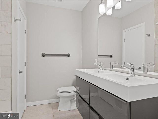 231 W THOMPSON ST, Philadelphia, PA 19122