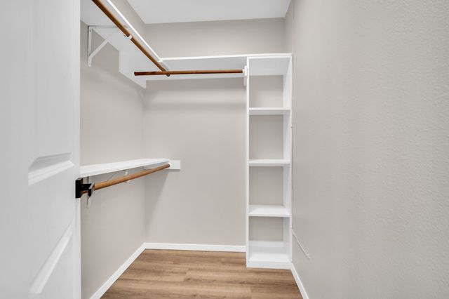 221 N Edgefield Road, Waxahachie, TX 75165