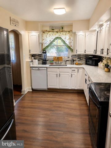 3811 CAVEROW AVE, Pennsauken, NJ 08110