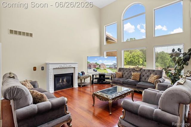 2651 Erma Drive, Utica, MI 48317