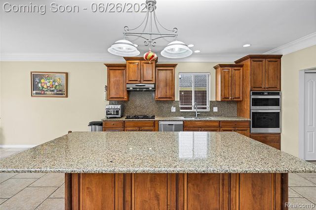 2651 Erma Drive, Utica, MI 48317