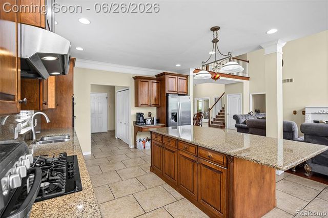 2651 Erma Drive, Utica, MI 48317