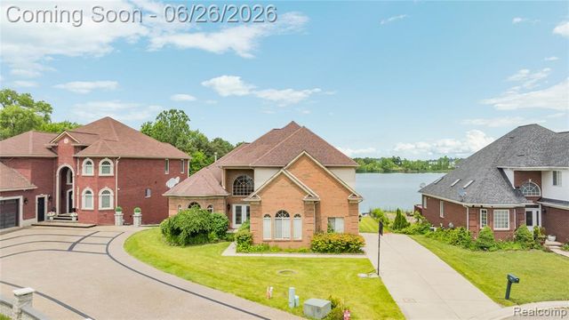 2651 Erma Drive, Utica, MI 48317